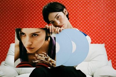 Gracie Abrams lần đầu chạm đỉnh Billboard 200, lập kỷ lục doanh số lớn nhất sự nghiệp