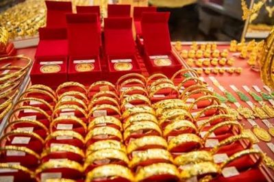 Giá vàng sáng 27/7: Vàng thế giới tăng, SJC giữ mức 141,5 triệu đồng/lượng