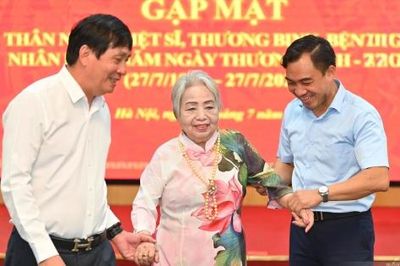 Bộ Công Thương tri ân Mẹ Việt Nam Anh hùng và các gia đình chính sách