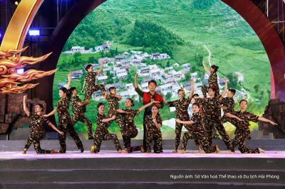 Hải Phòng: Chương trình nghệ thuật 'Vành hoa lửa' tri ân các Anh hùng liệt sĩ