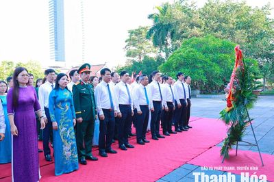 Đoàn đại biểu tỉnh Thanh Hóa dâng hương tưởng niệm Chủ tịch Hồ Chí Minh nhân kỷ niệm 79 năm Ngày Thương binh - Liệt sĩ