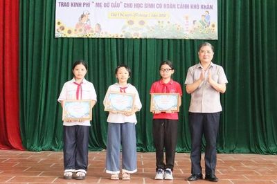 Phụ nữ xã Tân Chi tổ chức nhiều hoạt động thiết thực nhân kỷ niệm 79 năm ngày Thương binh - Liệt sĩ