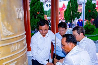 Xúc động lễ thắp nến tri ân các anh hùng liệt sĩ