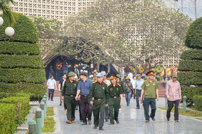 Trọn nghĩa tri ân