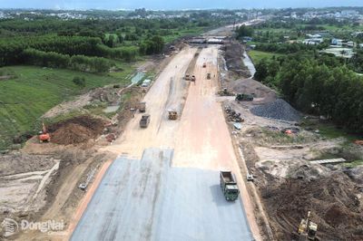 Đẩy nhanh tiến độ hoàn thiện 2 'mảnh ghép' kết nối Sân bay Long Thành