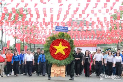 Đồng Nai: Hơn 2 ngàn đoàn viên thanh niên, cán bộ, chiến sĩ tham gia thắp nến tri ân các anh hùng liệt sĩ