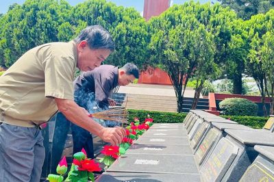 Hai thế hệ, một tấm lòng tri ân