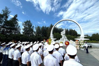 Lữ đoàn 162 tổ chức nhiều hoạt động tri ân người có công với cách mạng