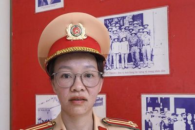Tiếp bước cha bảo vệ cuộc sống bình yên cho Nhân dân