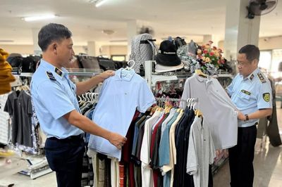 Đấu tranh với buôn lậu, gian lận thương mại