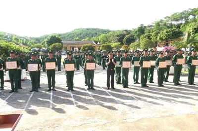 205 chiến sĩ mới hoàn thành nhiệm vụ huấn luyện