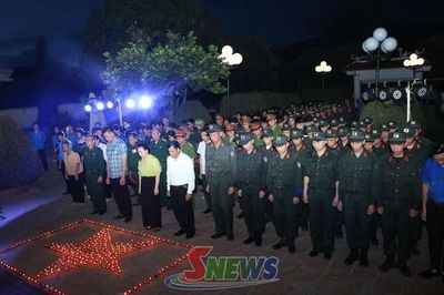 Lễ dâng hương, thắp nến tri ân các Anh hùng liệt sĩ tại Nghĩa trang Liệt sĩ Mai Sơn