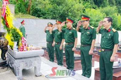 Bộ CHQS tỉnh Sơn La dâng hương tưởng niệm các Anh hùng liệt sĩ