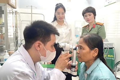 Công đoàn Công an nhân dân, Công an tỉnh Tuyên Quang thăm khám, tư vấn cấp phát thuốc miễn phí cho nhân dân xã Minh Thanh