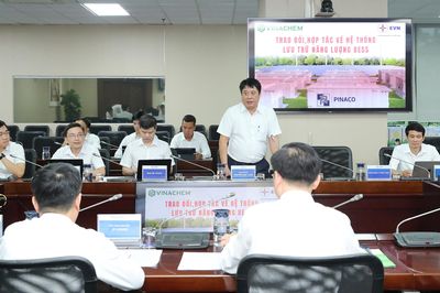 EVN và Vinachem trao đổi định hướng hợp tác về pin lưu trữ năng lượng