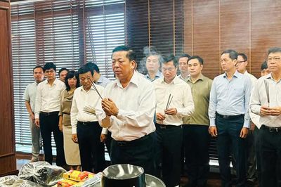 Bộ Xây dựng dâng hương tri ân các Anh hùng liệt sĩ