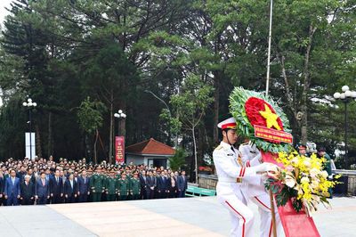 Lâm Đồng: Dâng hương tưởng niệm các Anh hùng liệt sĩ nhân Ngày Thương binh - Liệt sĩ