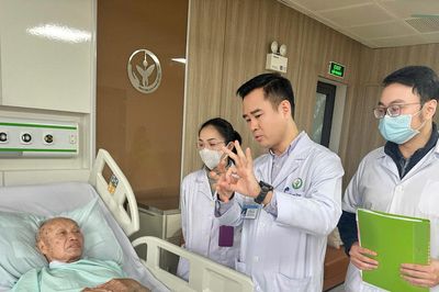 Kỳ tích nối mạch, hồi sinh đầu gối bị bắn nát của cựu chiến binh