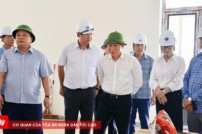 Phó Thủ tướng Lê Tiến Châu kiểm tra tiến độ dự án trường nội trú liên cấp tại Tuyên Quang
