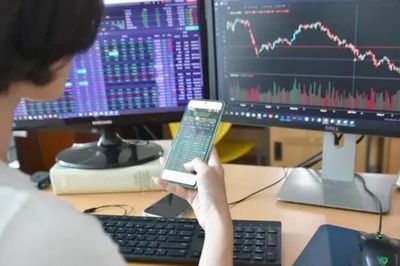 VN-Index lao dốc 4 tuần liên tiếp, áp lực vẫn bủa vây