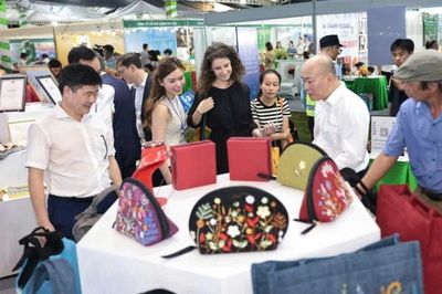 Đẩy mạnh xuất khẩu để đạt tăng trưởng hai con số