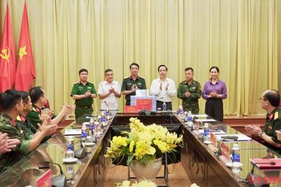 Chủ tịch UBND tỉnh Lê Hải Hòa thăm, động viên lực lượng thực hiện nhiệm vụ tìm kiếm, quy tập, xác định danh tính hài cốt liệt sĩ