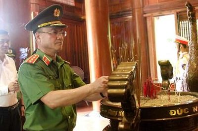 Thứ trưởng Phạm Thế Tùng dâng hoa, dâng hương tại Khu di tích Quốc gia đặc biệt Kim Liên và Khu di tích lịch sử Truông Bồn