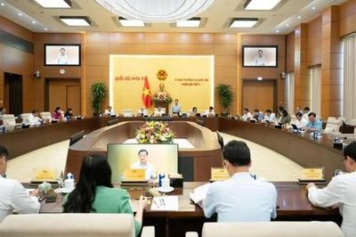 Giữ vững an ninh chính trị, trật tự an toàn xã hội, tạo môi trường ổn định phục vụ mục tiêu tăng trưởng