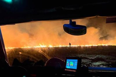 Hiện tượng 'mây lửa' lần đầu xuất hiện giữa cháy rừng ở Pháp