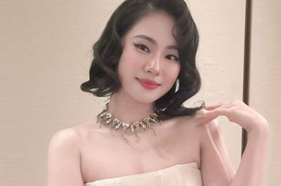 Lương Bích Hữu 'Dằm trong tim' gợi cảm ở tuổi 42