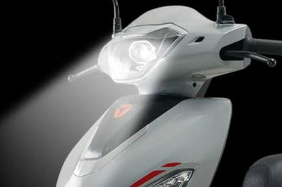 Cầm lái xe máy điện giá 36 triệu đồng đi 200km/lần sạc, động cơ chống nước, pin LFP đáng tiền nhất phân khúc