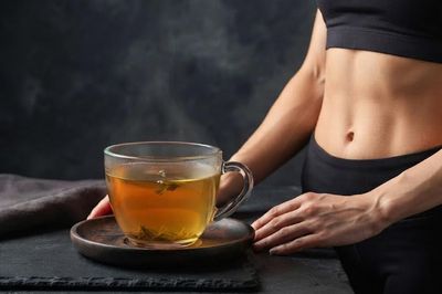 Lý do trà xanh là loại thức uống 'đốt mỡ' bạn nên chọn khi muốn giảm cân