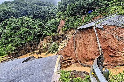 Bộ Xây dựng yêu cầu rà soát ngay các điểm ngập, sạt lở, lũ quét trên toàn quốc