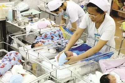 Nhiều tỉnh 'thiếu bé gái, thừa bé trai' Bộ Y tế đề xuất giải pháp can thiệp