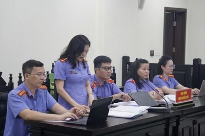 'Ông trùm' sản xuất, buôn bán thực phẩm chức năng giả bị đề nghị đến 18 năm tù