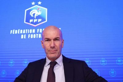 Zinedine Zidane chính thức dẫn dắt tuyển Pháp