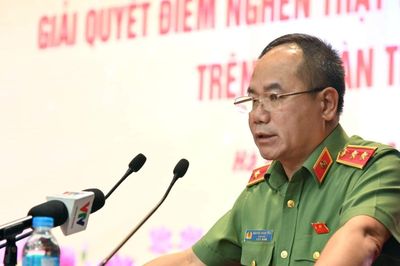 Trung tướng Nguyễn Thanh Tùng - Giám đốc CATP Hà Nội: 'Thước đo lớn nhất là chính người dân phê bình người vi phạm văn minh đô thị'