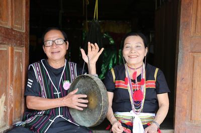 Cả đời giữ lửa văn hóa Ca Dong