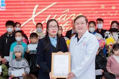 Thắp ngọn lửa yêu thương từ trái tim người thầy thuốc