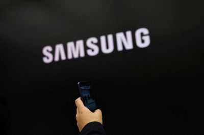 Samsung tính mua RAM Trung Quốc gắn cho điện thoại