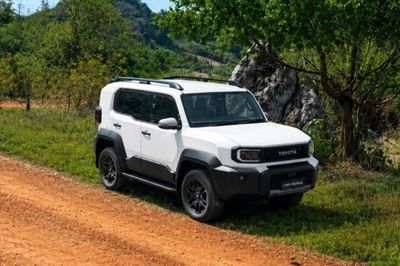 Toyota Land Cruiser FJ chốt giá chưa đến 1,2 tỷ đồng