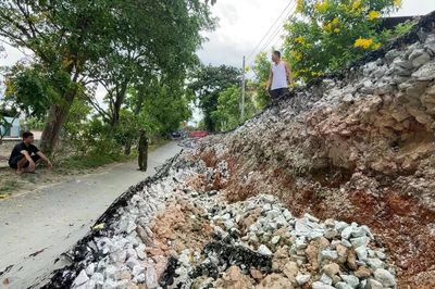 Sụt lún bất thường ở Quảng Trị, phong tỏa khẩn cấp hiện trường