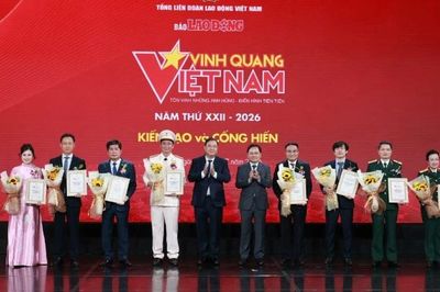 'Vinh quang Việt Nam' vinh danh 13 tập thể, cá nhân kiến tạo, cống hiến