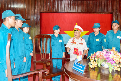 Nặng nghĩa với đồng đội