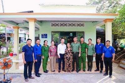 Khánh thành, bàn giao nhà tình nghĩa cho gia đình thân nhân liệt sĩ tại xã Tam Xuân