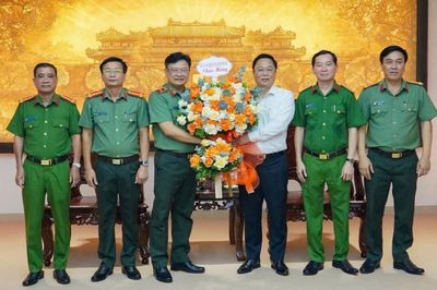 Chủ tịch UBND TP Huế biểu dương thành tích của lực lượng Công an thành phố