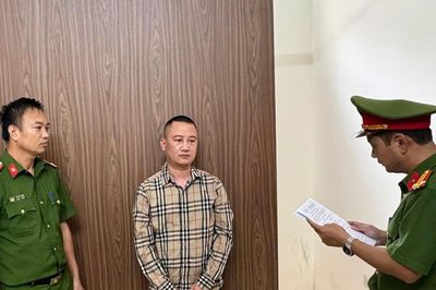Khởi tố 2 bị can khai thác trái phép gần 1.000 tấn quặng Antimon trị giá hơn 6,2 tỷ đồng