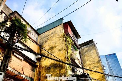 Bên trong khu tập thể Ngọc Khánh xuống cấp, chờ dự án cải tạo