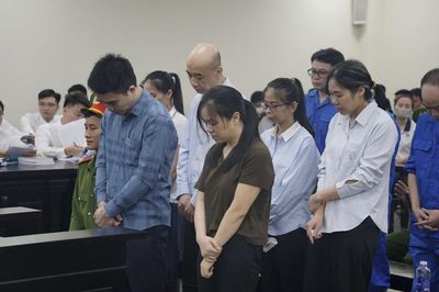 Cựu Cục phó Giám sát quản lý về Hải quan nhờ cấp dưới 'đóng giả' doanh nghiệp đi hối lộ