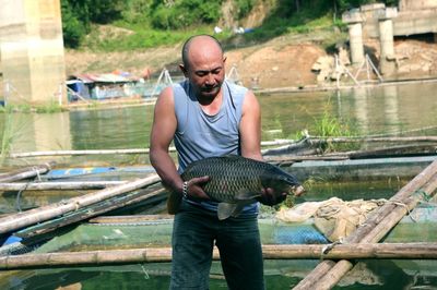 'Mỏ vàng' giữa lòng hồ giúp nhiều hộ miền núi Thanh Hóa thoát nghèo